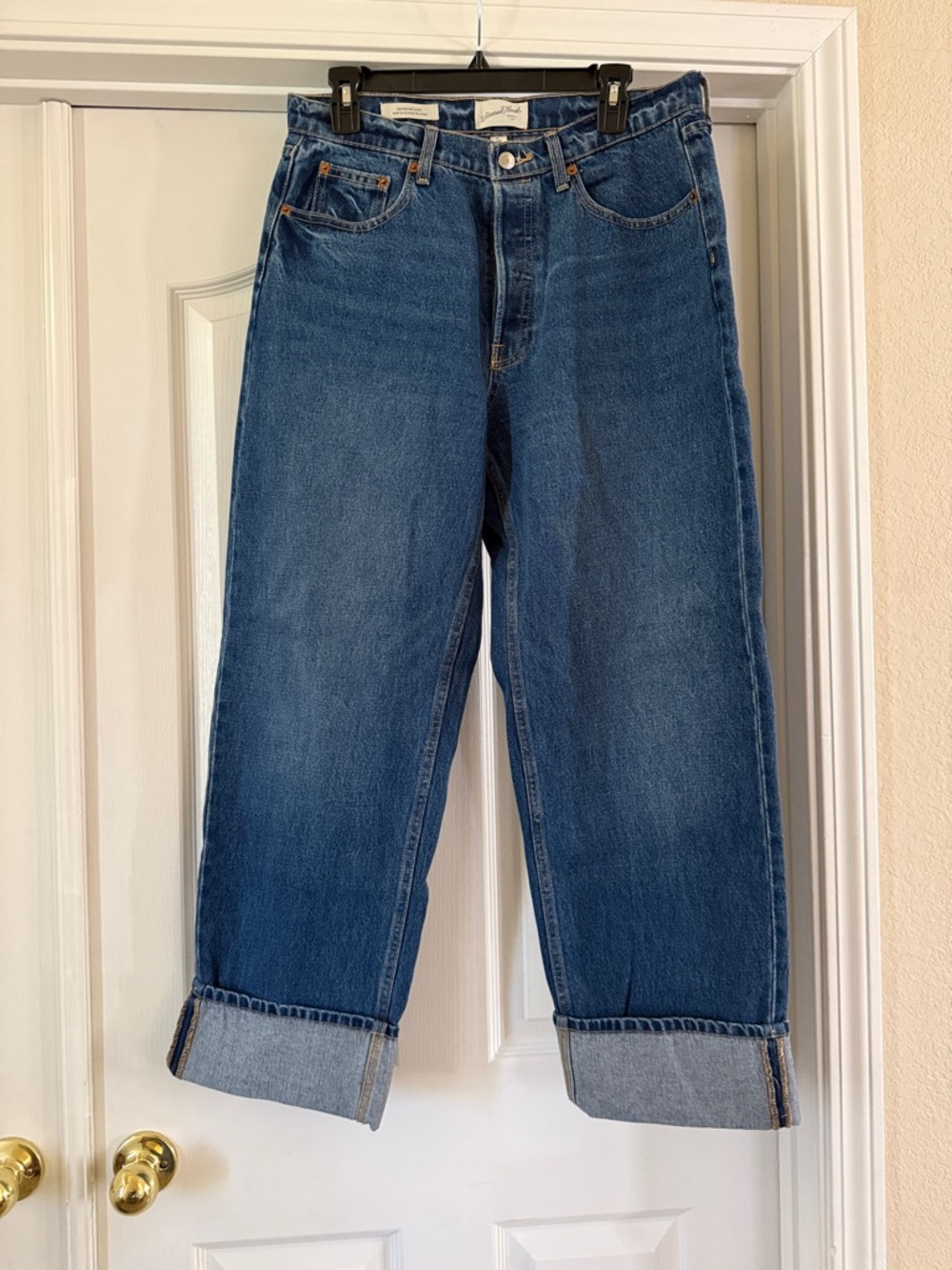 Universal Thread Women's Straight-Leg Jeans in Blue